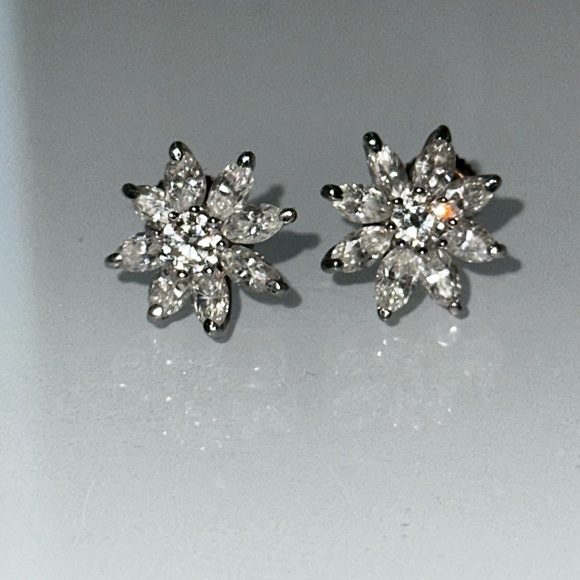 Jewelry - 14k diamond earings